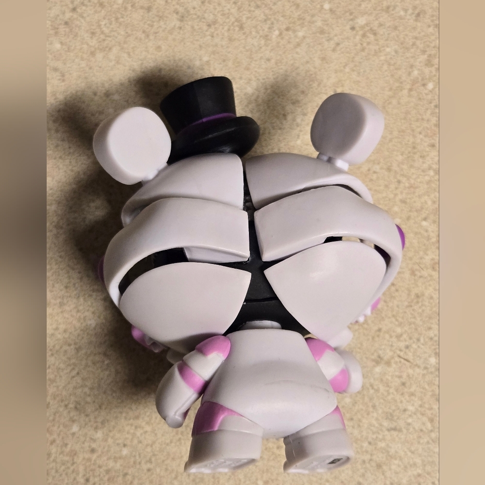 Five Nights at Freddy's Mystery Mini Jumpscare Funtime Freddy 1/12 (Exclusive) - Picture 3 of 7
